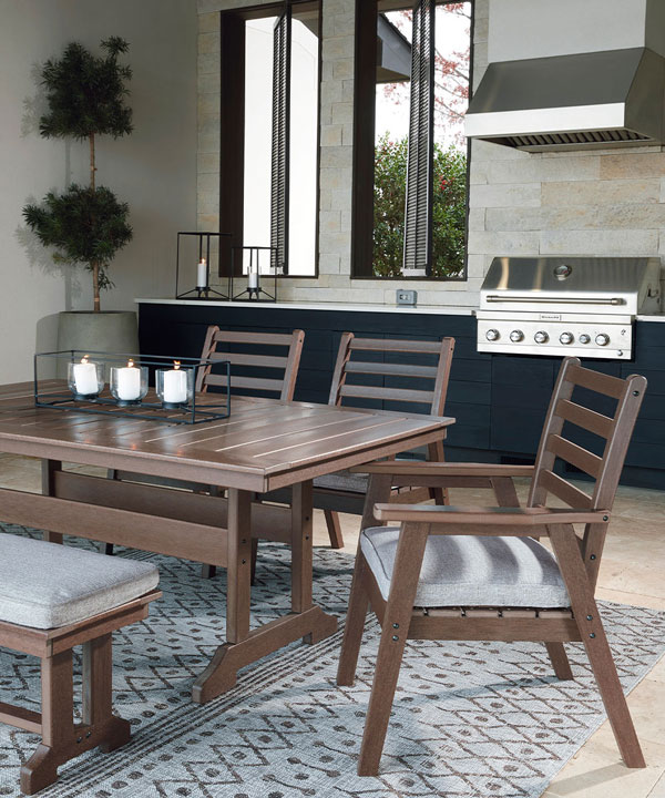 Outdoor Dining Tables
